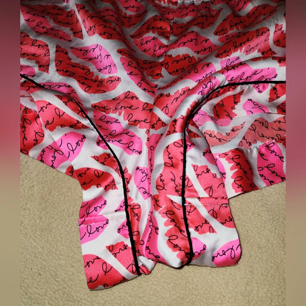 Victoria’s Secret Satin Kiss Print Pajama Shorts - Love Script Size XL